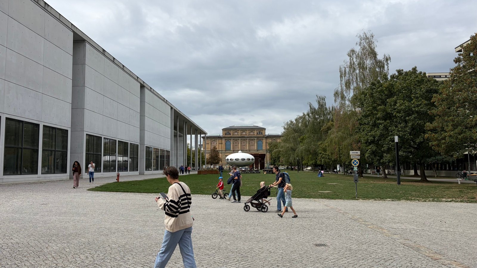 Ordinary Garden — Pinakothek der Moderne garden, Munich